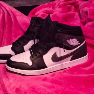 Nike Air Jordan 1 Mid W/ BOX